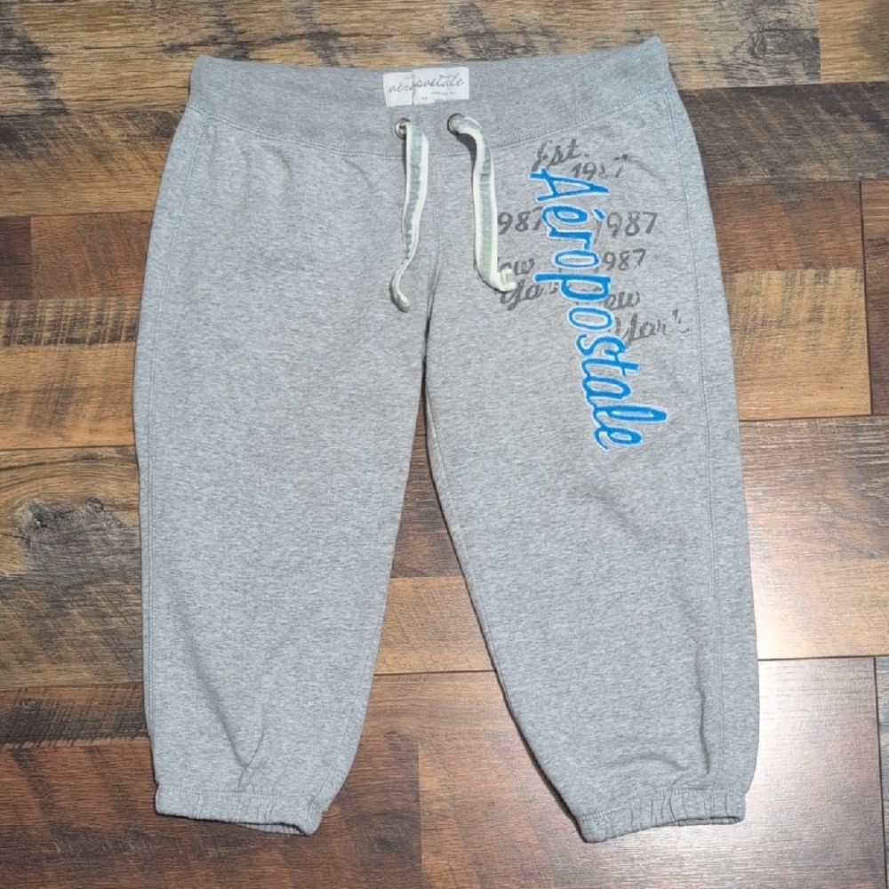 Aeropostale Gray Capri Length Sweatpants with Blue Logo